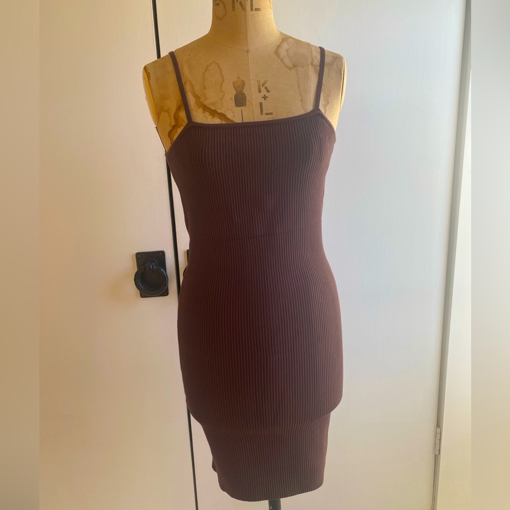 Deep brown ribbed midi dress- House of Harlow 1960